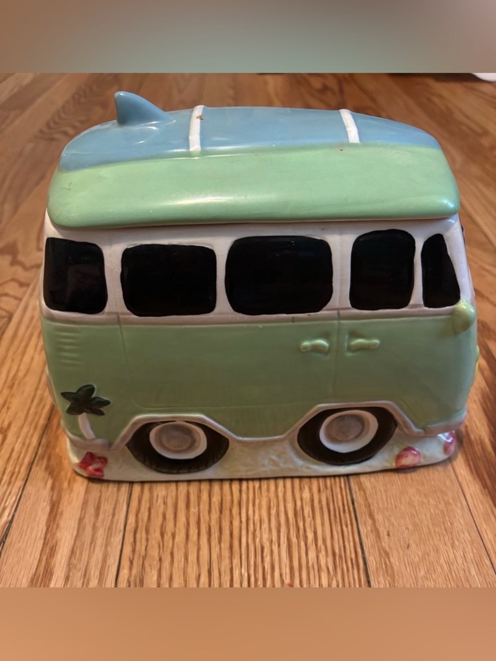 VW Volkswagen BUS Van
Hippie Style Cookie Jar